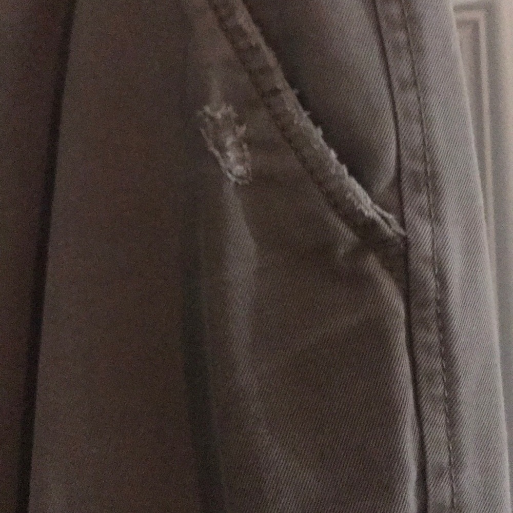 Distressed Old Navy Trousers - Picture 3 of 4